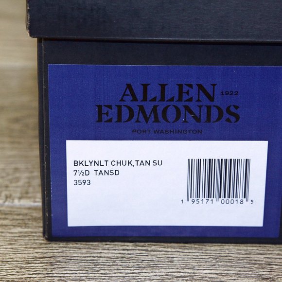 *NIB* $365 Allen Edmonds BROOKLYN LIGHT Chukka Boot 7.5 D Suede * add $15 Trees main image 7